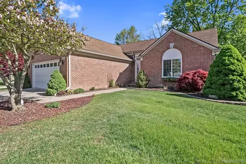 33705 Angeline Ave, Livonia, MI 48150