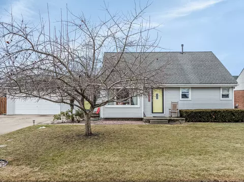 46669 Roselane Dr, Chesterfield, MI 48047