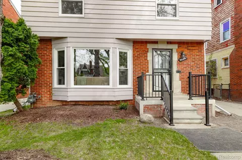 8044 E Morrow Cir, Detroit, MI 48204