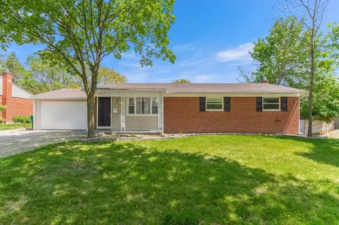 760 Bassett Dr, Saline, MI 48176
