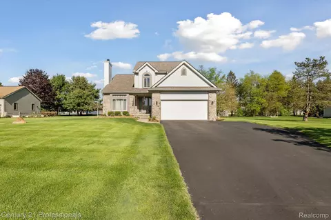 7939 Goldenrod, Green Oak, MI 48116