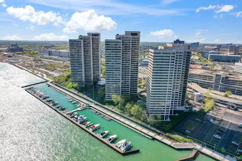 300 Riverfront Dr #300/4C, Detroit, MI 48226