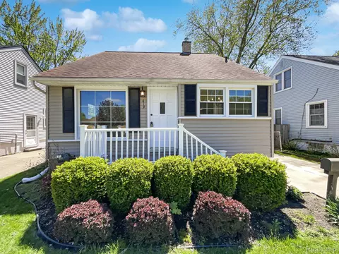 419 Leroy Ave, Clawson, MI 48017