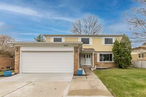1686 Crestline Dr, Troy, MI 48083