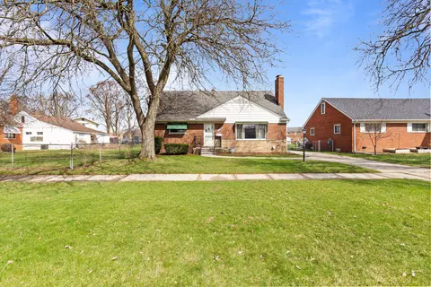 22507 E 8 Mile Rd, Saint Clair Shores, MI 48080