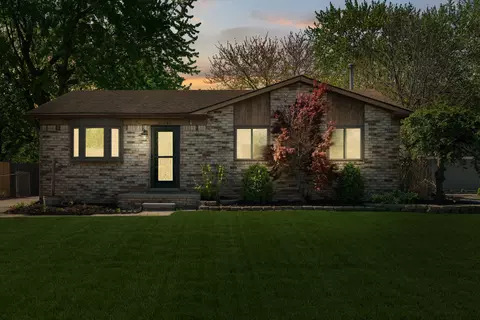 20086 Homeland St, Roseville, MI 48066