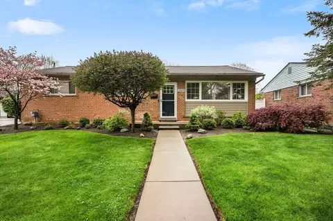 2309 Norwood Crt Ct, Trenton, MI 48183