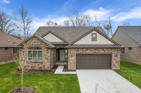 52941 Trailside Dr, Chesterfield, MI 48047