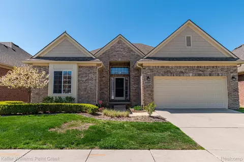 30229 Bradmore Rd, Warren, MI 48092