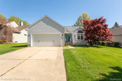 454 Woodland Dr, Saline, MI 48176