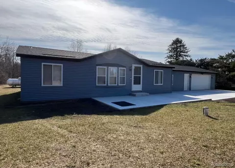 7368 Clear Lake Rd, Goodland, MI 48444