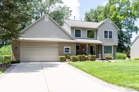 3163 W Ridge Crt Ct, Commerce, MI 48390