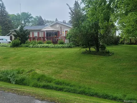 3092 Durant Hts, Grand Blanc, MI 48507