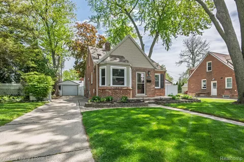 11548 Cavell St, Livonia, MI 48150