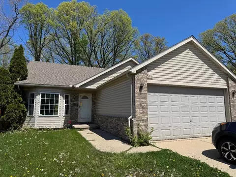 22031 Laurel St, Clinton Township, MI 48035
