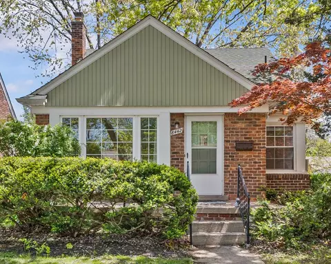 8442 Hazelton St, Dearborn Heights, MI 48127
