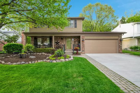 1383 Trevino Dr, Troy, MI 48085