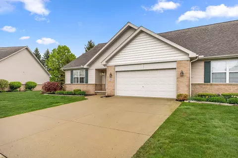 23879 Ashley Dr, Brownstown, MI 48134