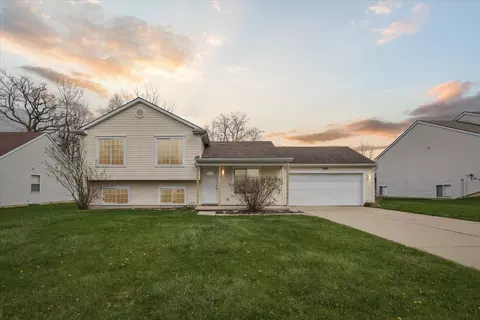 684 Haystack Dr, Linden, MI 48451