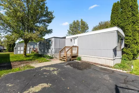 351 N Squirrel Rd #147, Auburn Hills, MI 48326