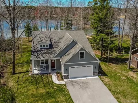 153 Tippi Trl, Hanover, MI 49620