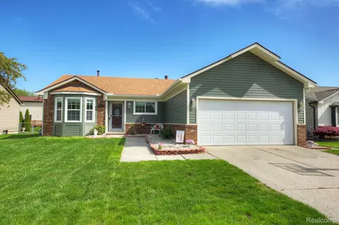 42582 Woodbridge Dr, Canton, MI 48188
