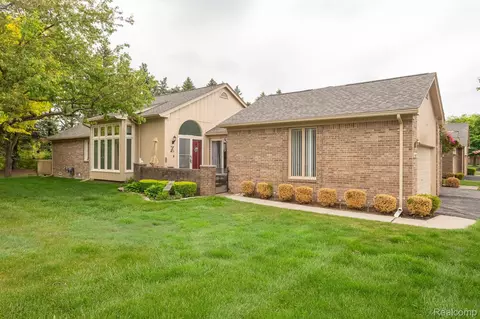 16467 Congress Dr, Clinton Township, MI 48038