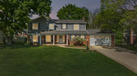 29884 Fox Grove Rd, Farmington Hills, MI 48334