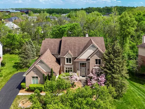 6671 Chelsea Brg, West Bloomfield, MI 48322