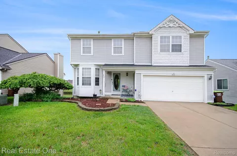 328 Oxford Ct, Belleville, MI 48111