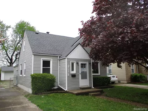 24287 Fern Ave, Eastpointe, MI 48021