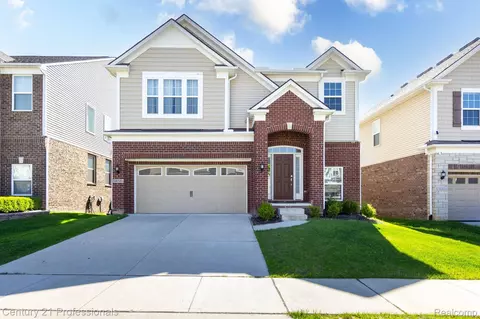 28340 Hanover Dr, Novi, MI 48377