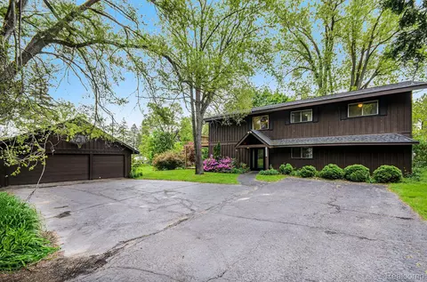 2030 Dunwoodie St, Brandon, MI 48462