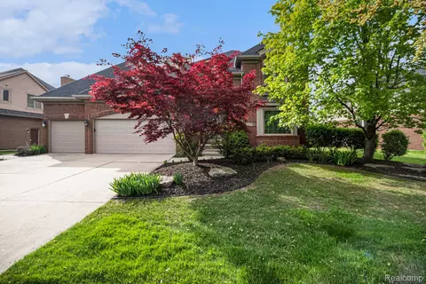 24391 Cavendish Ave E, Novi, MI 48375