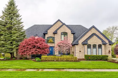 55195 Whitney Dr, Shelby Township, MI 48315