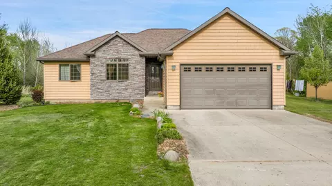 1050 Wales Ridge Rd, Wales, MI 48027