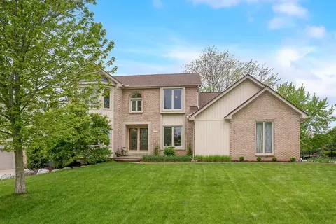 1771 Quincy Dr, Rochester Hills, MI 48306