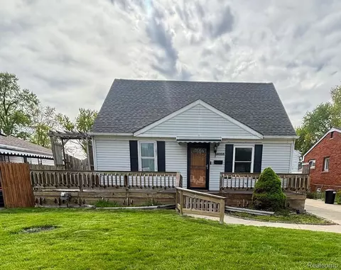 26223 Chippendale St, Roseville, MI 48066