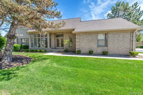 13305 Lillian Ln, Sterling Heights, MI 48313