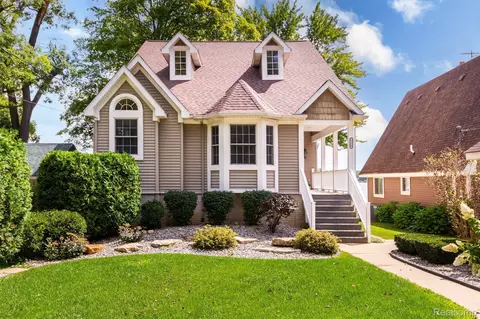 8216 Leonard Dr, Rose, MI 48442