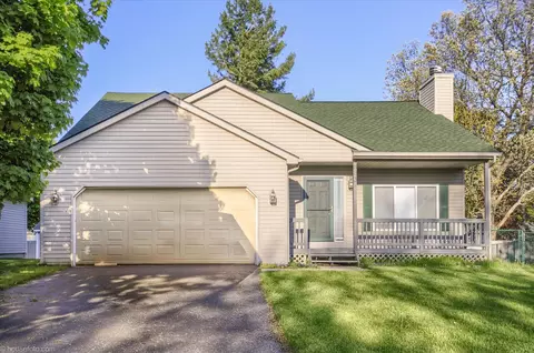 883 Inverness Dr, Oxford, MI 48371