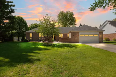 13822 Towering Oaks Dr, Shelby Township, MI 48315