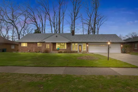 675 Woodcrest Dr, Dearborn, MI 48124
