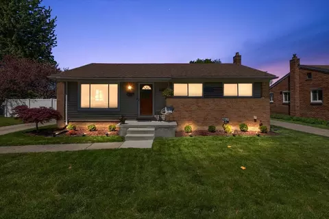 30672 Elmira St, Livonia, MI 48150