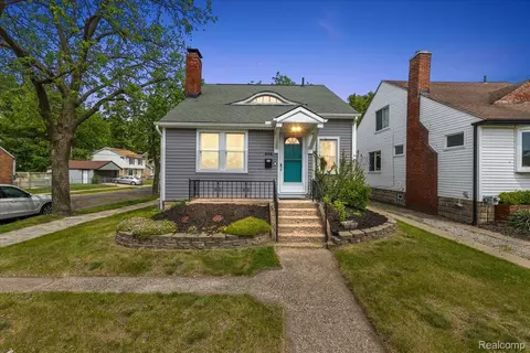 854 Pinecrest Dr, Ferndale, MI 48220