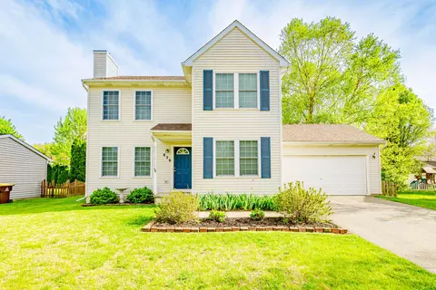 826 Cricket Cros Xing, Pinckney, MI 48169