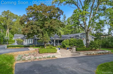 4906 Charing Cross Rd, Bloomfield Hills, MI 48304
