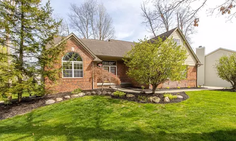 4482 Red Oak Blvd, Waterford, MI 48329