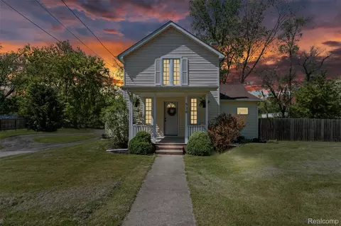 638 E Michigan Ave, Grass Lake, MI 49240