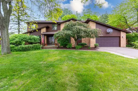 5423 Hauser Way, West Bloomfield, MI 48323